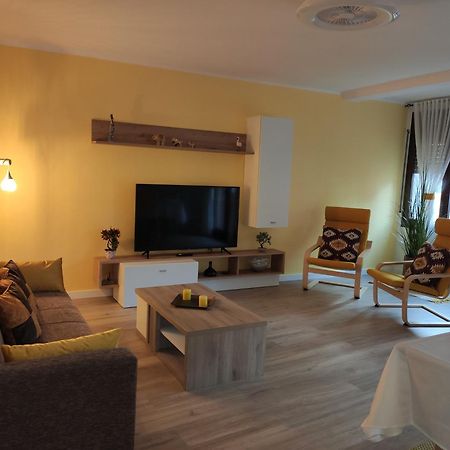 Apartamento Confort II ลาเซวดูร์เชย์ ภายนอก รูปภาพ